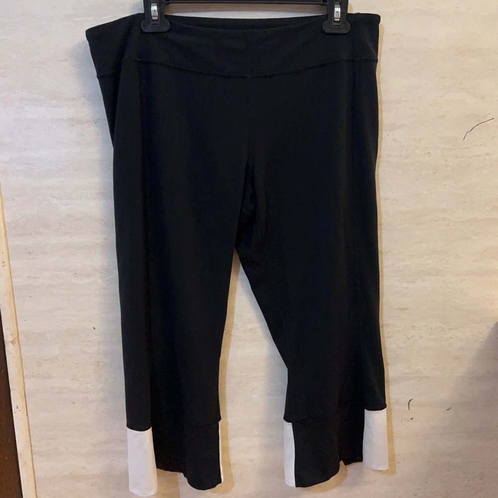 Lululemon Athletica Women's Capri Leggings Drawstring